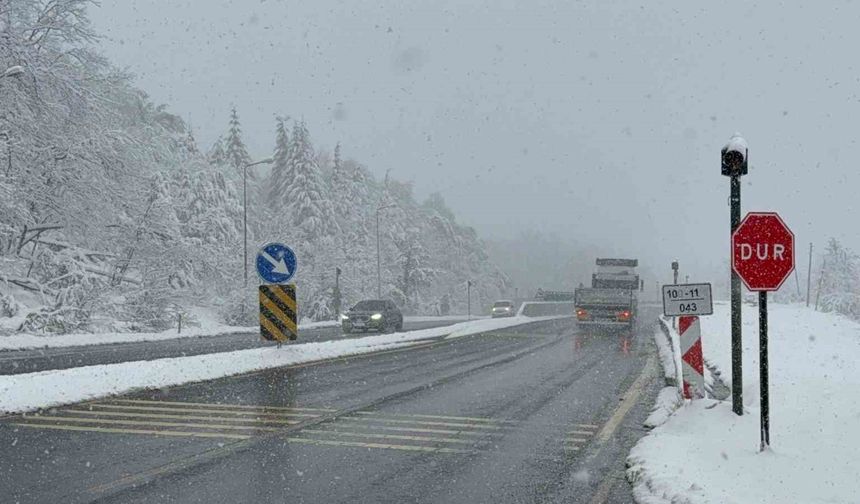 Bolu Dağı beyaz örtüyle kaplandı