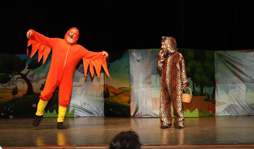 Gebzeli miniklere tiyatro keyfi