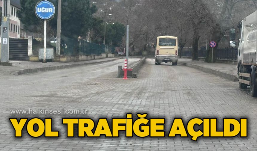 Yol trafiğe açıldı