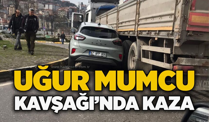 Uğur Mumcu Kavşağı’nda kaza