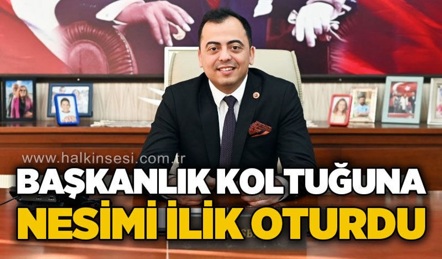 Başkanlık koltuğunda Nesimi İlik oturdu