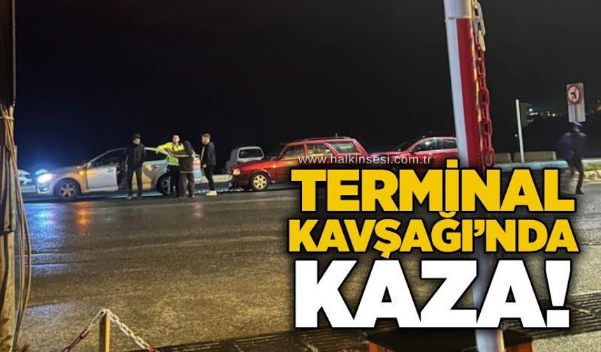 Terminal Kavşağı’nda kaza!