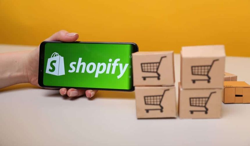 Shopify Mağazanız İçin Dakikalar İçinde Profesyonel Tanıtım Videosu Nasıl Yapılır