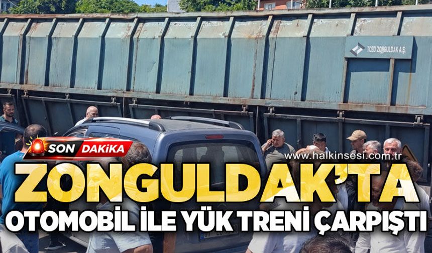 Zonguldak'ta otomobil hemzemin geçitte yük treniyle çarpıştı