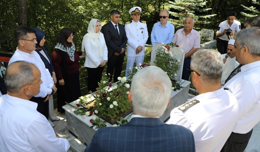 15 Temmuz şehidi Mustafa Yaman kabri başında anıldı