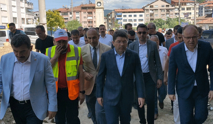 Bakan Yılmaz Tunç, selin vurduğu Zonguldak'ta