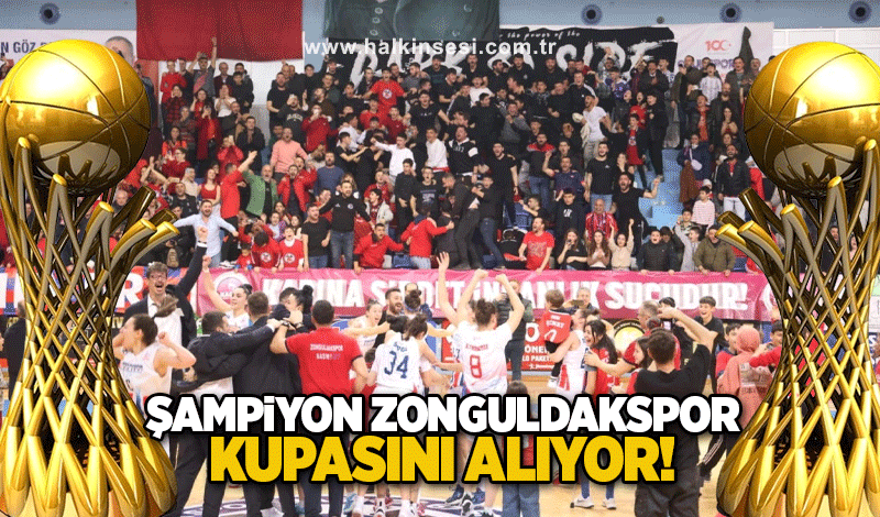Şampiyon Zonguldakspor kupasını alıyor