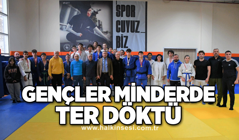 Gençler minderde ter döktü