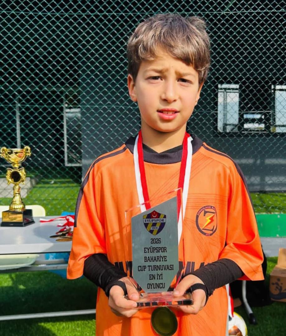 7B3717A5 D927 4F3F 8582 D55227F4902F