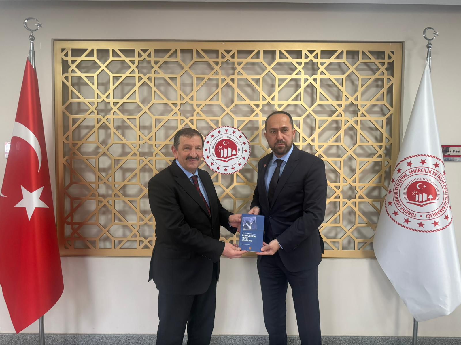 76522400 88B4 4F65 8Af5 E3C6337Fed13