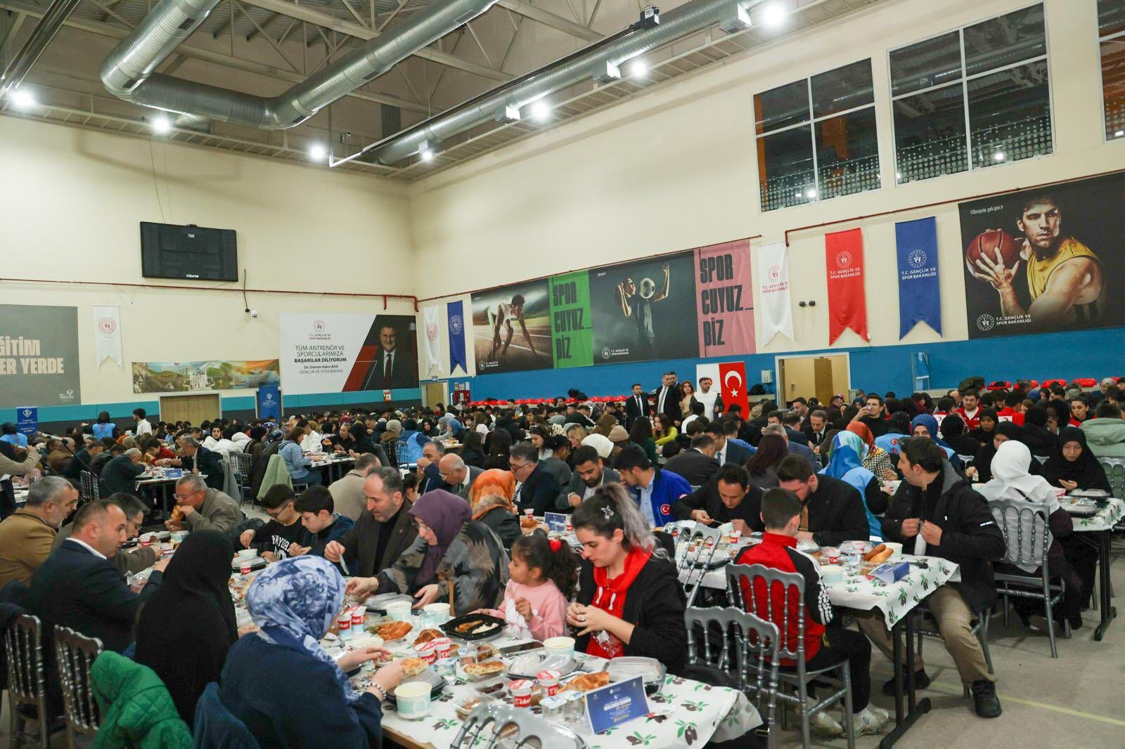 653397118 1352915920210411 2703627329794653530 N