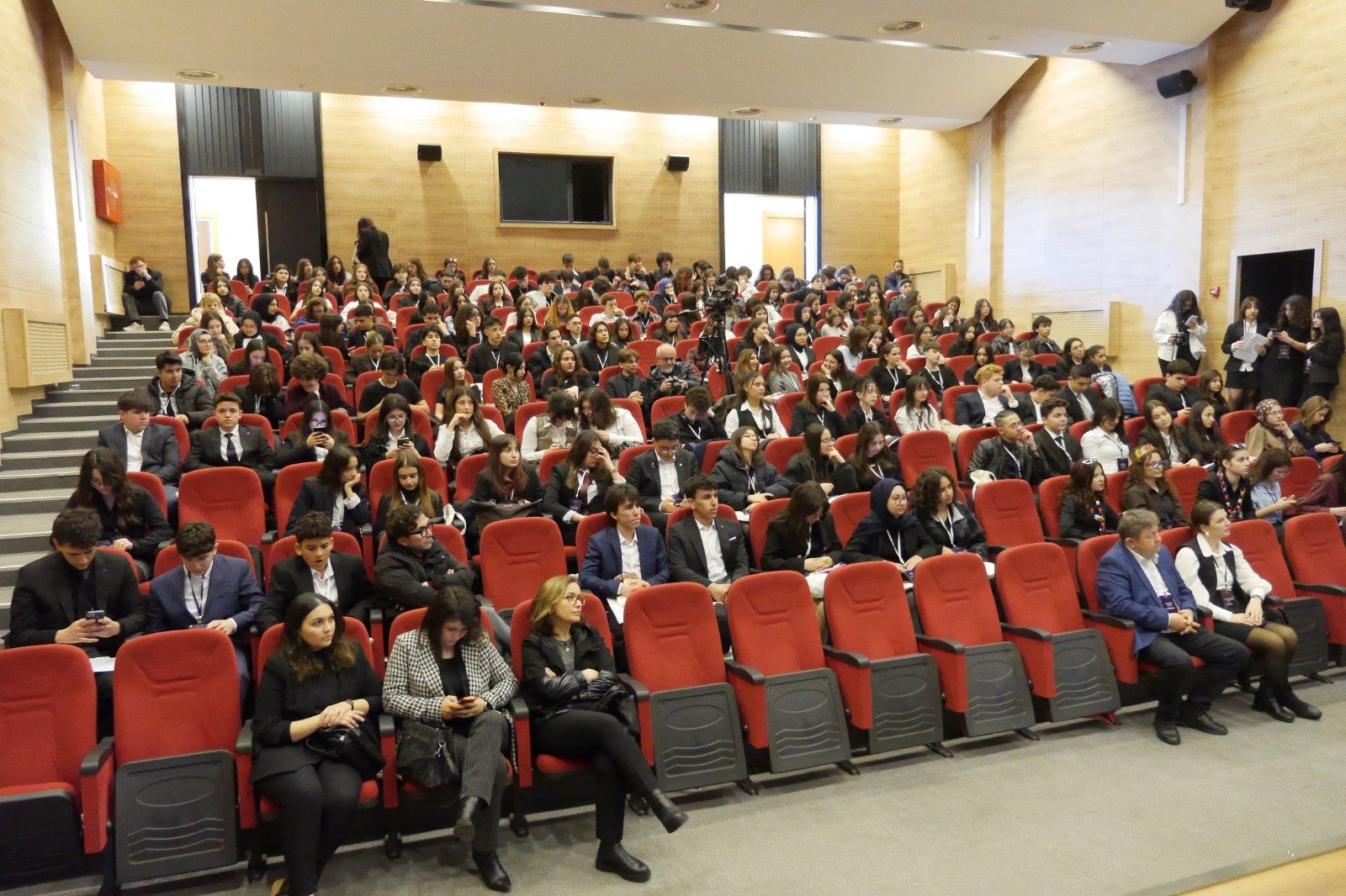 Whatsapp Image 2026 04 19 At 19.37.47