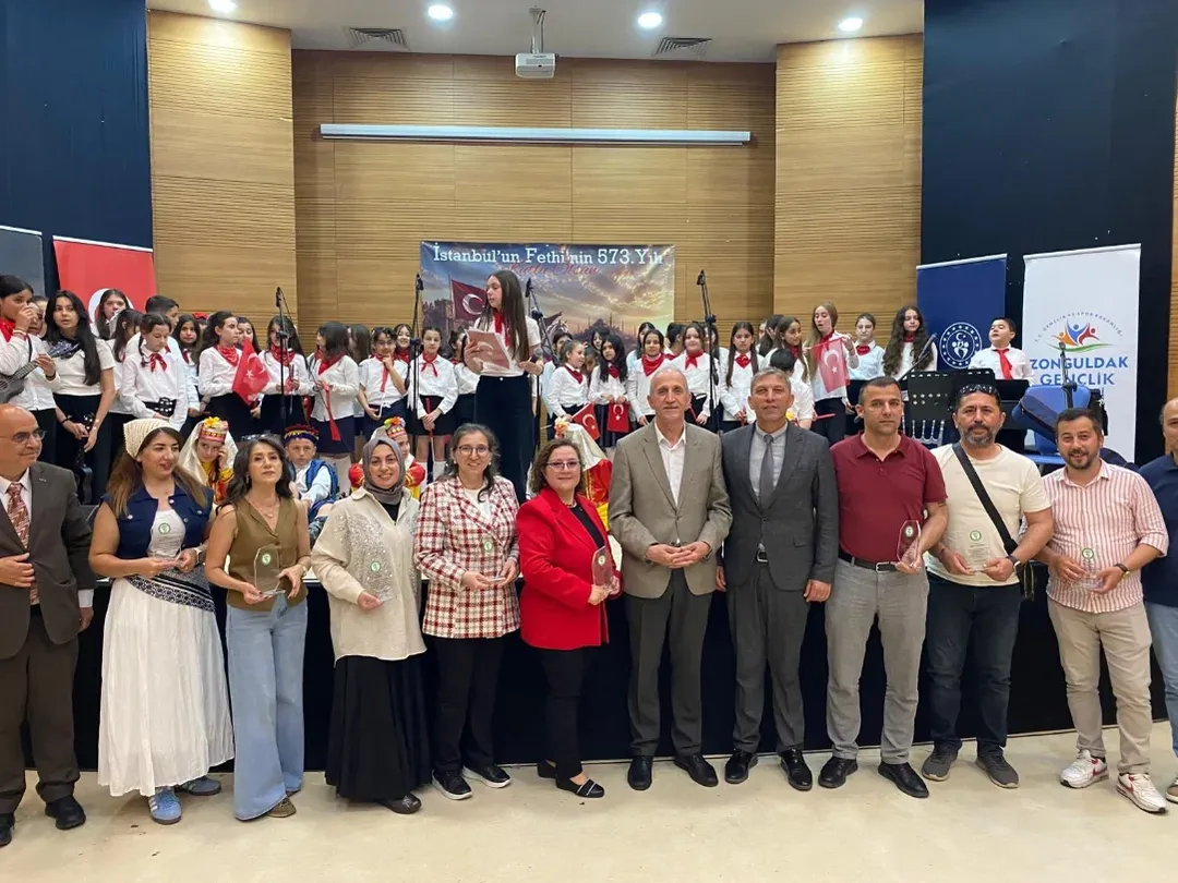 İstanbulun Fethinin 573.Yıldönümünü İl Milli Eğitim Müdür Yardımcımız Sayın Abdullah Turanın (1)